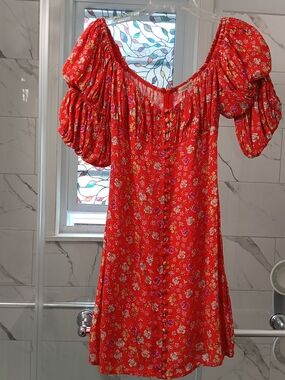 We're All Pretty Girls Red Ditsy Floral Puff-Sleeve Dress Medium Button Front